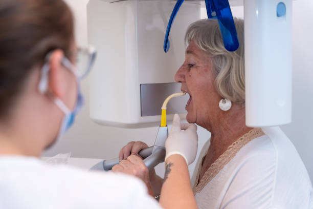 Best Emergency Tooth Extraction in Roslyn Estates, NY